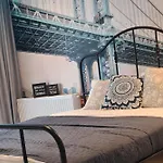 Bridge 113 - Studio Apartment With Free Parking & Flexible Check-In, Sector 6