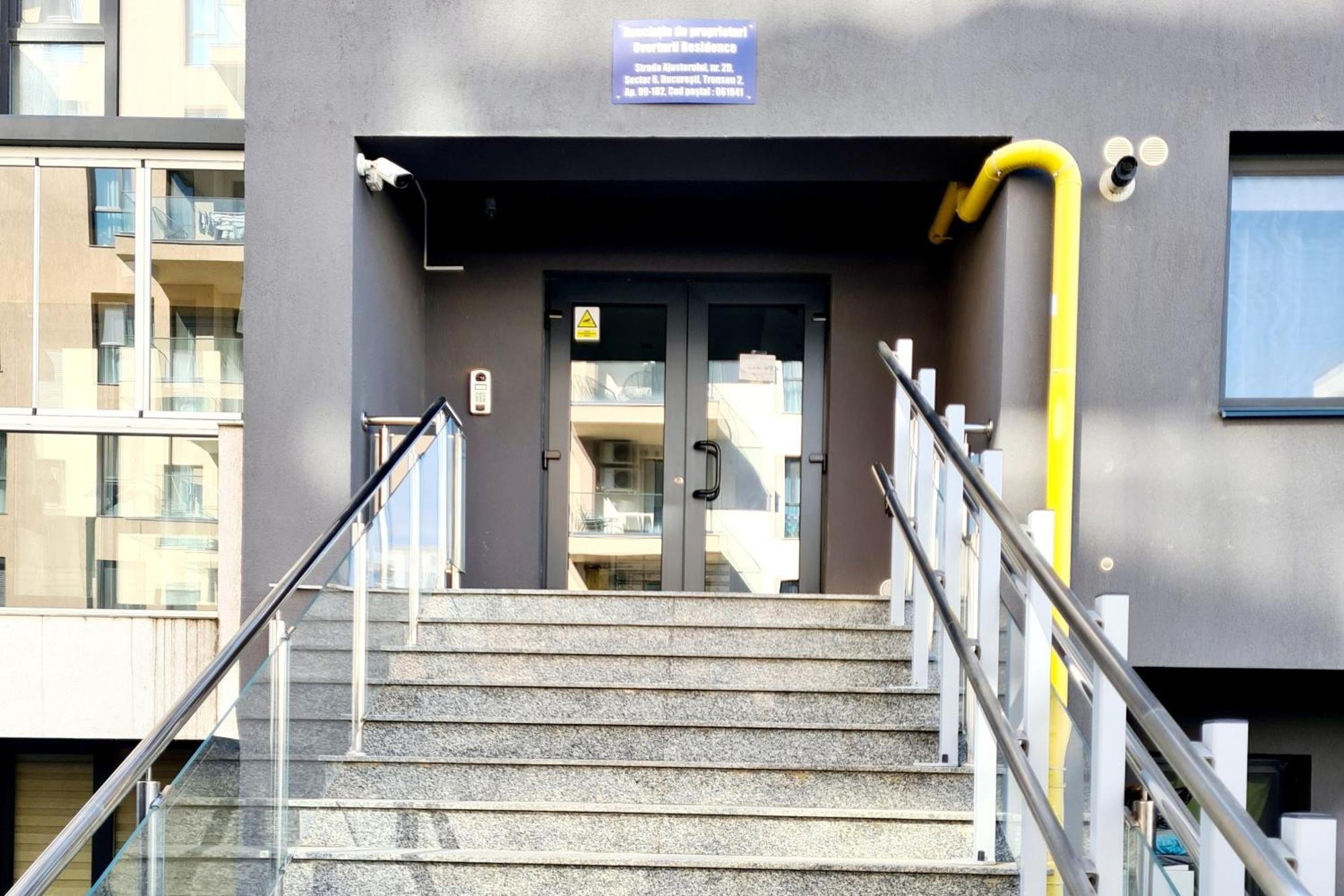 Bridge 113 - With Free Parking & Flexible Check-in, Sector 6 Appartamento Bucarest