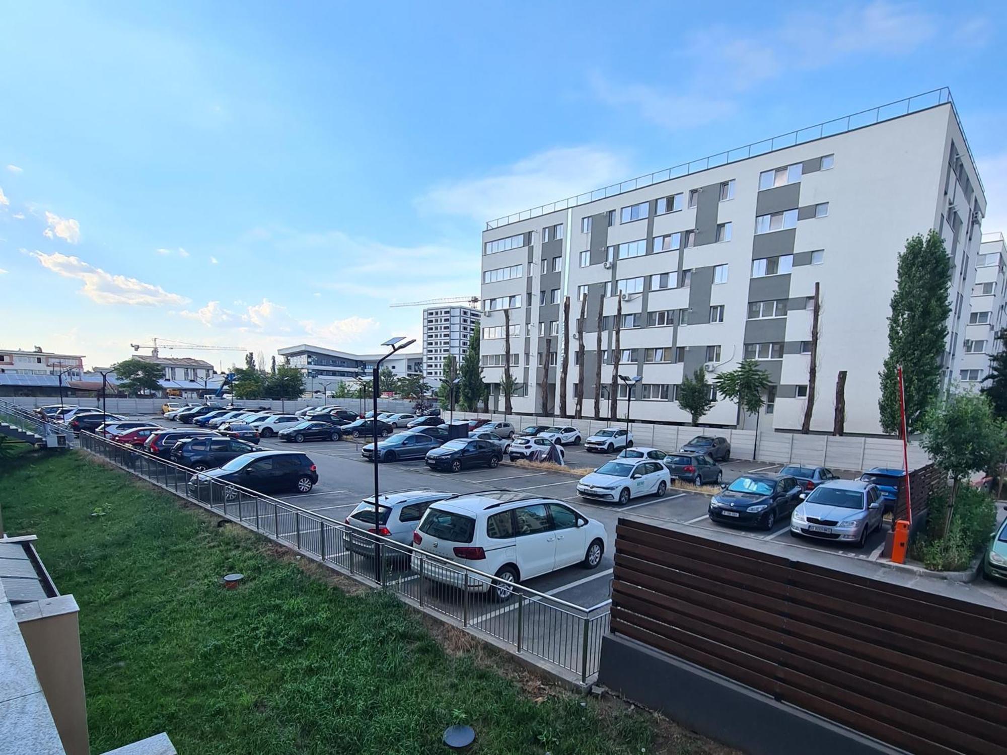 Bridge 113 - With Free Parking & Flexible Check-in, Sector 6 *