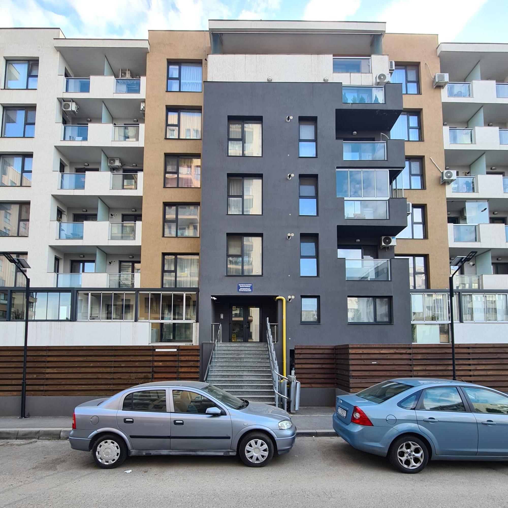 Bridge 113 - With Free Parking & Flexible Check-in, Sector 6 Appartamento Bucarest