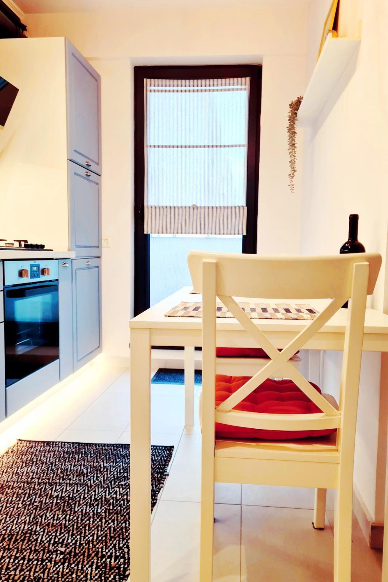 Bridge 113 - Studio Apartment With Free Parking & Flexible Check-In, Sector 6 Bucharest